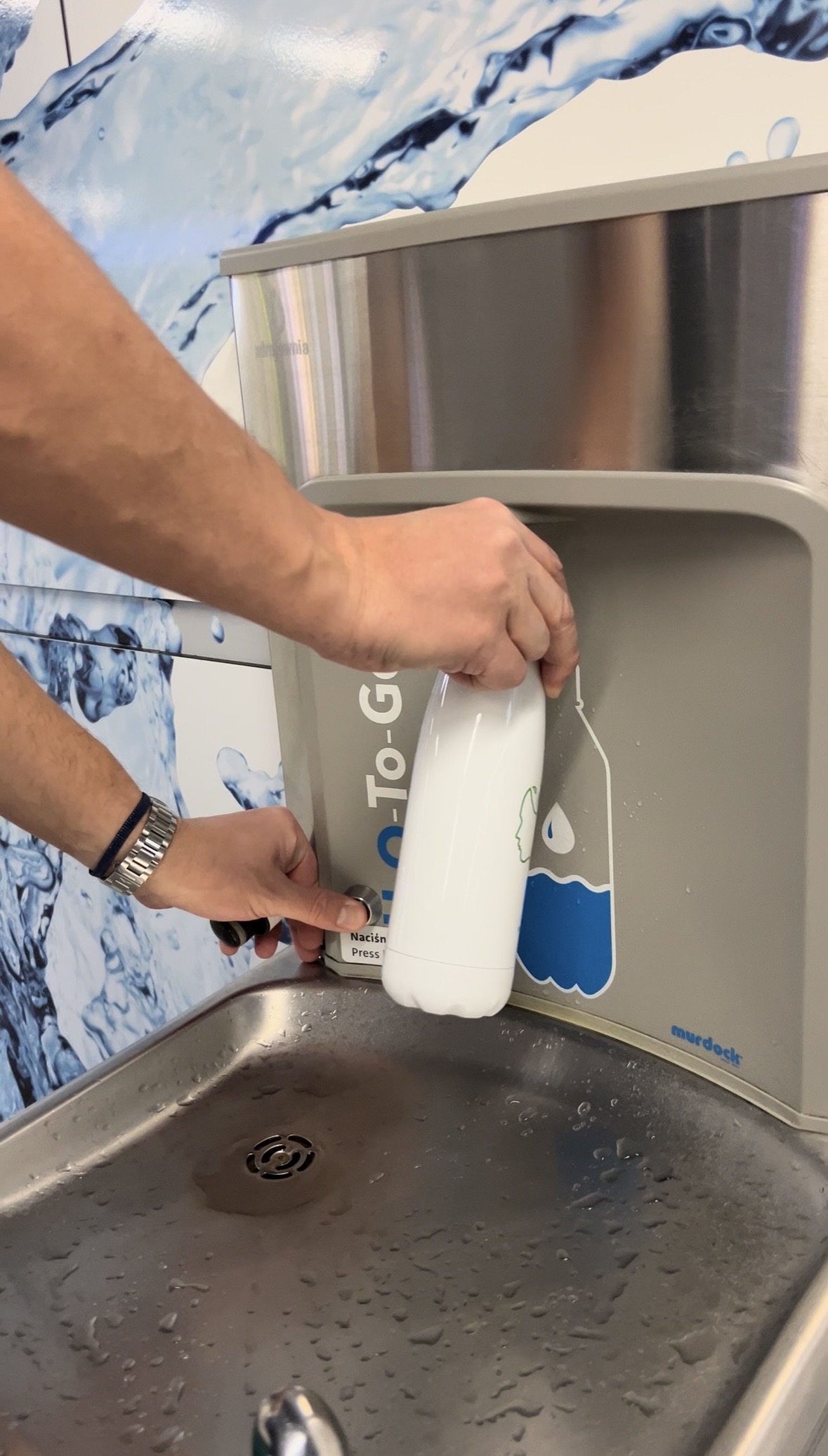Refill station